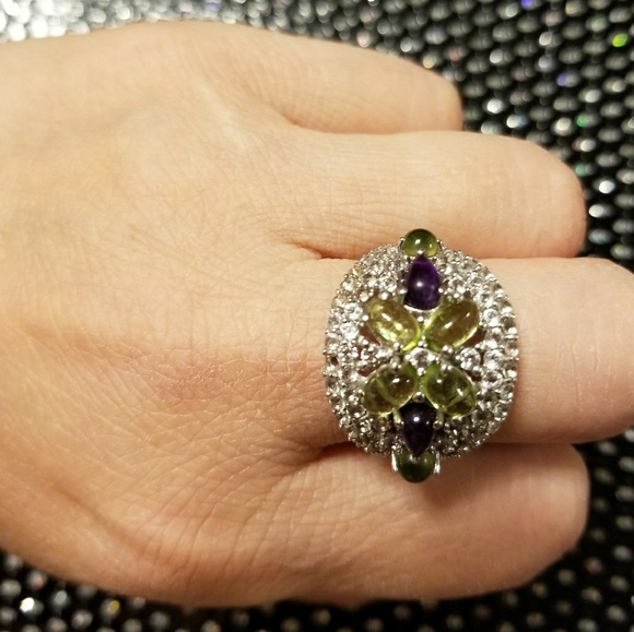 Beautiful Silver Ring.Never worn. - Picture 2 of 3